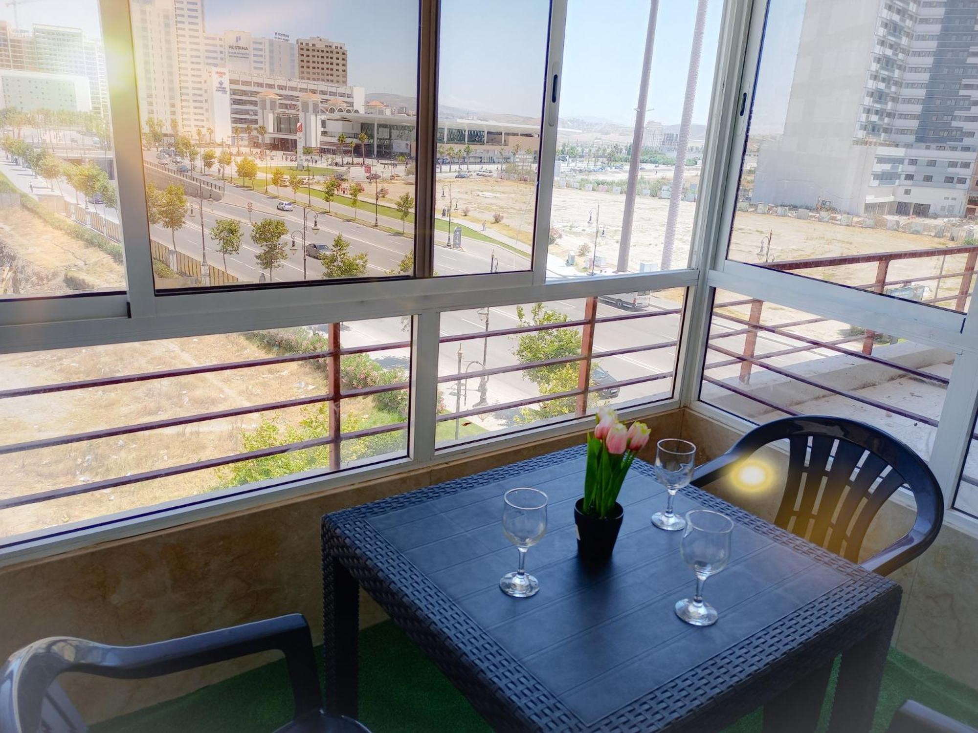 Appartement A Malabata En Face Centre Commercial Megarama & La Gare De Tgv M2 Tangier Exterior photo